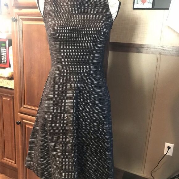 Banana Republic Fit and Flare Dress Black Sleeveless Size 0P - Picture 5 of 13